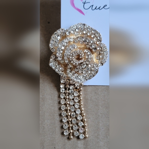 True Love Rhinestone Flower Earring - Picture 2 of 3